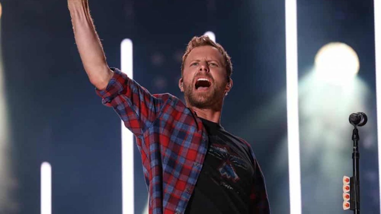 Dierks Bentley Free And Easy Down The Road I Go